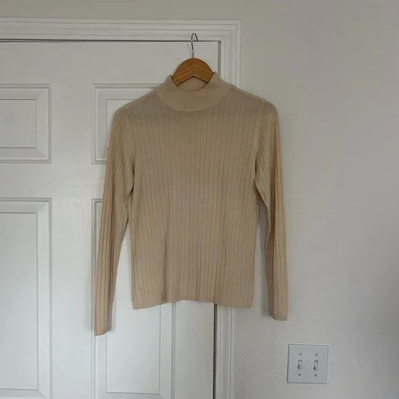 Liz Claiborne Silk Ivory Ribbed Turtleneck Sweater - Picture 6 of 13